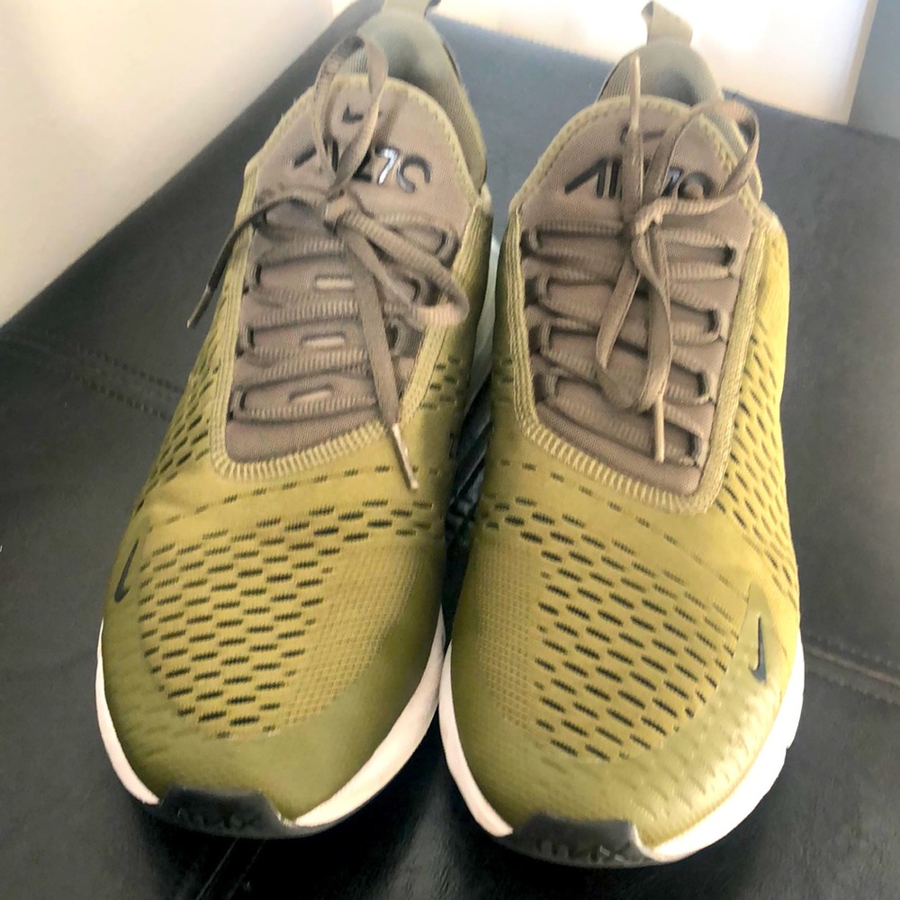 Nike 270